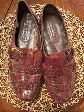 Sunsteps Men’s Woven Leather Slip-On Loafers in Mahogany Brown. Size 9.